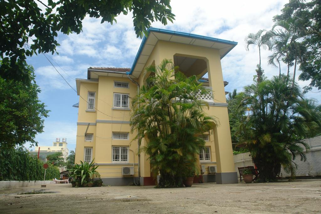 Golden Guest Inn Янгон Екстер'єр фото