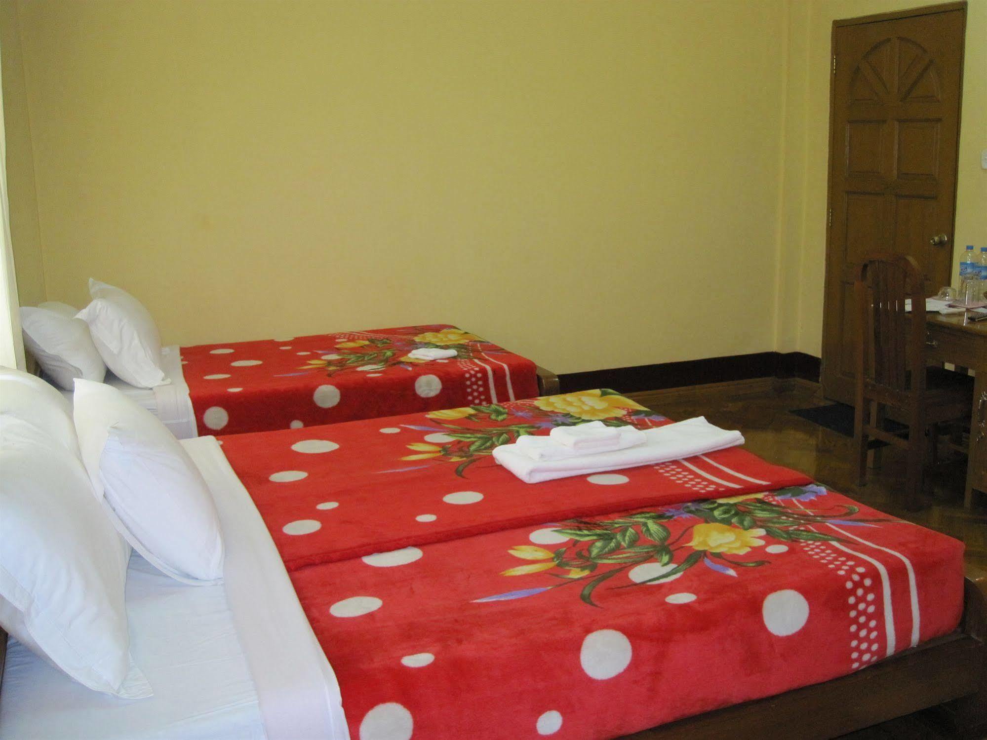 Golden Guest Inn Янгон Екстер'єр фото