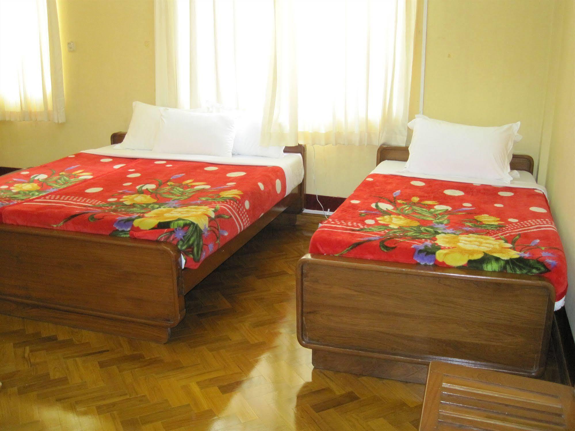 Golden Guest Inn Янгон Екстер'єр фото